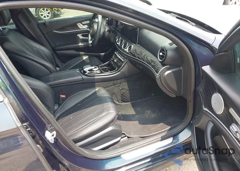 2017 Mercedes-Benz E 300 4Matic z USA, uszkodzony, nr VIN WDDZF4KB2HA012027